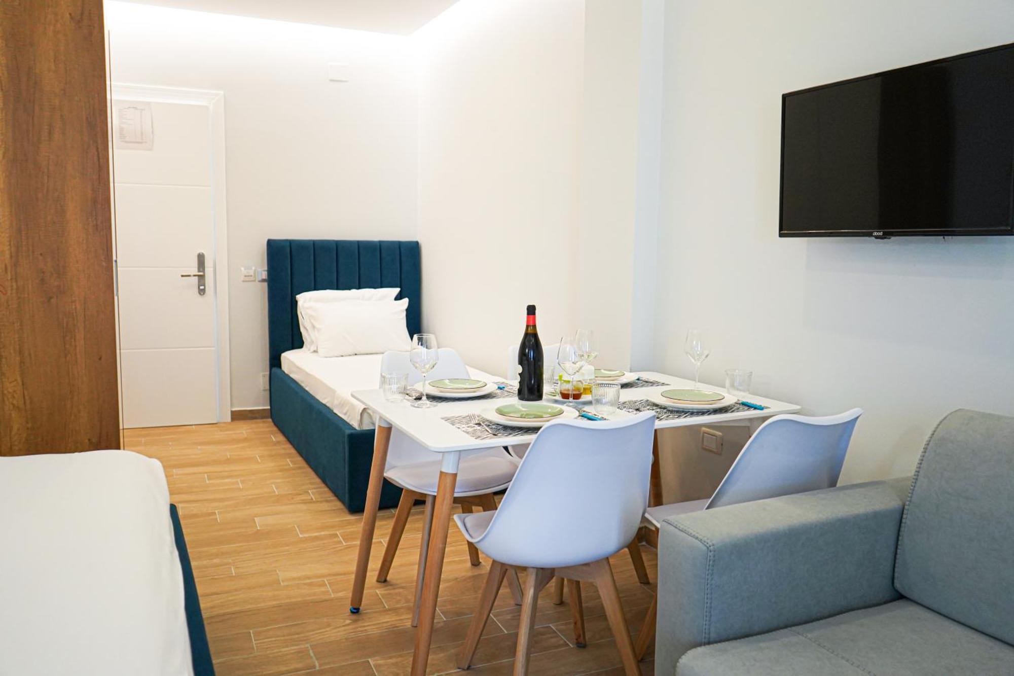 Delmar Apartments Golem  Eksteriør bilde